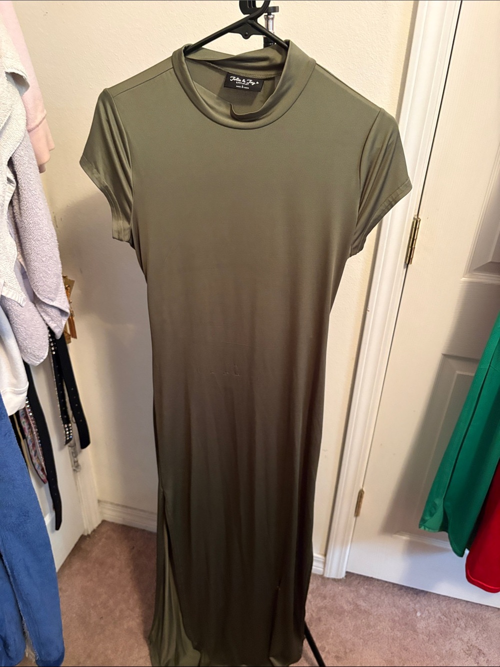 Olive Mock Neck Maxi Dress - Zabatt